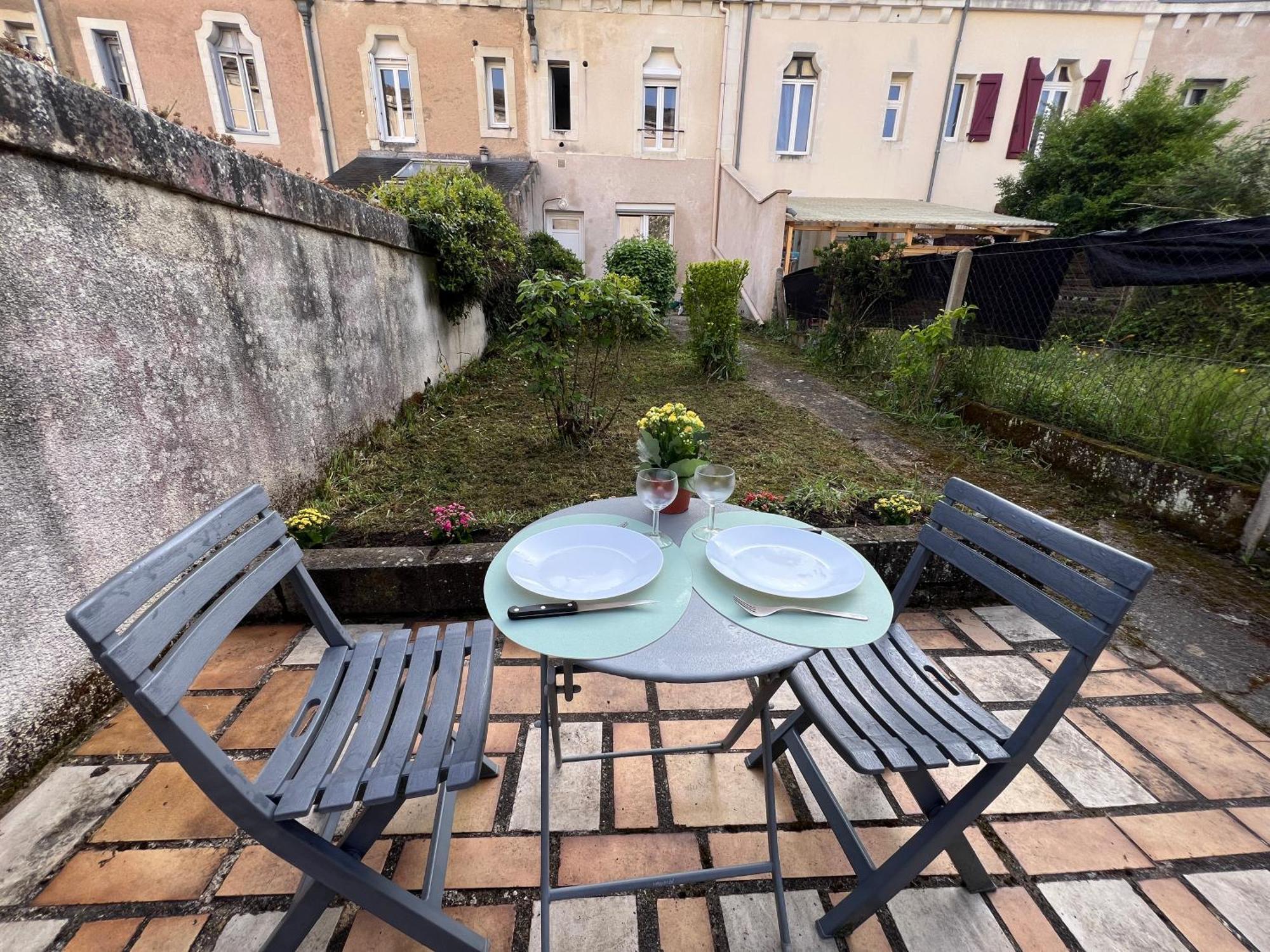 Studios Cozy 2A4 Pers Avec Jardin I Proche Futuroscope Chatellerault Luaran gambar
