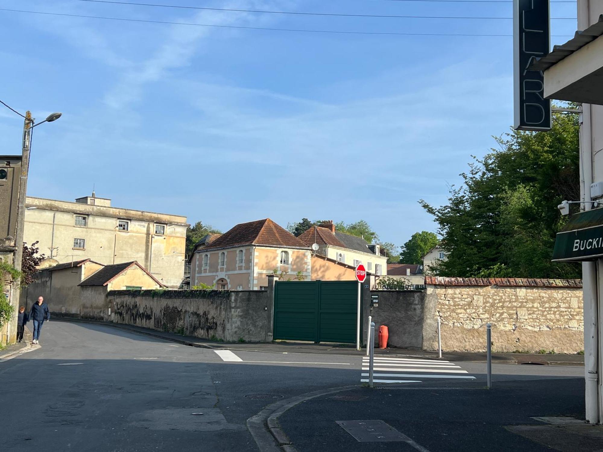 Studios Cozy 2A4 Pers Avec Jardin I Proche Futuroscope Chatellerault Luaran gambar